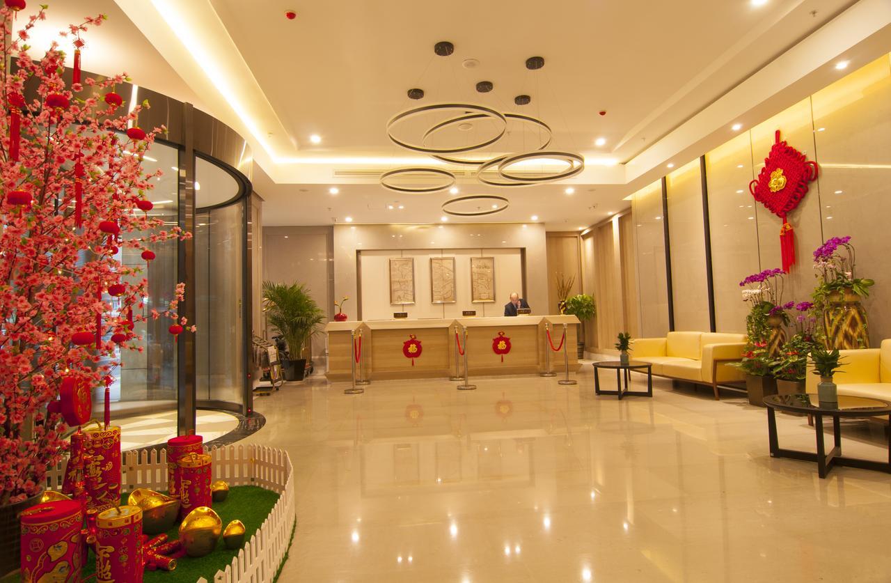 Home Plus Suite Hotel And Apartment Wuhan Eksteriør bilde