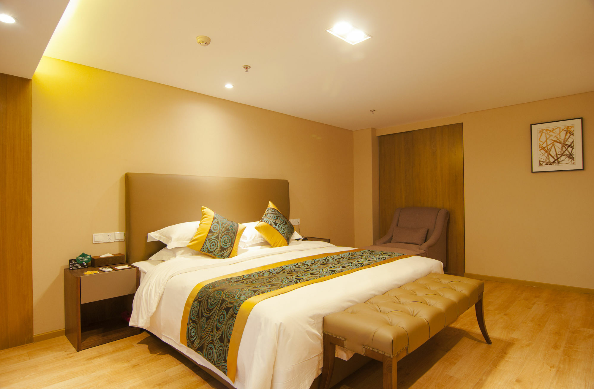 Home Plus Suite Hotel And Apartment Wuhan Eksteriør bilde