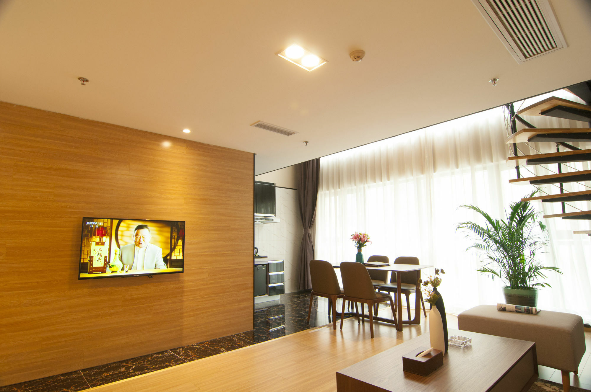 Home Plus Suite Hotel And Apartment Wuhan Eksteriør bilde