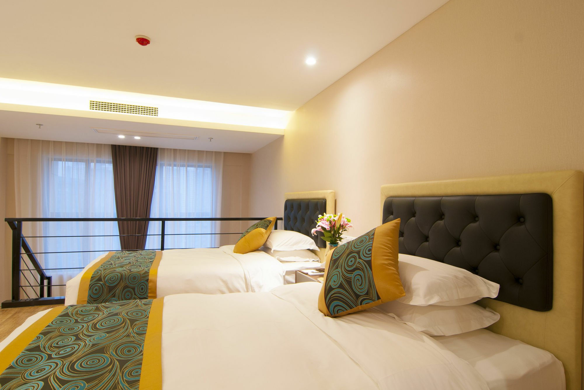 Home Plus Suite Hotel And Apartment Wuhan Eksteriør bilde