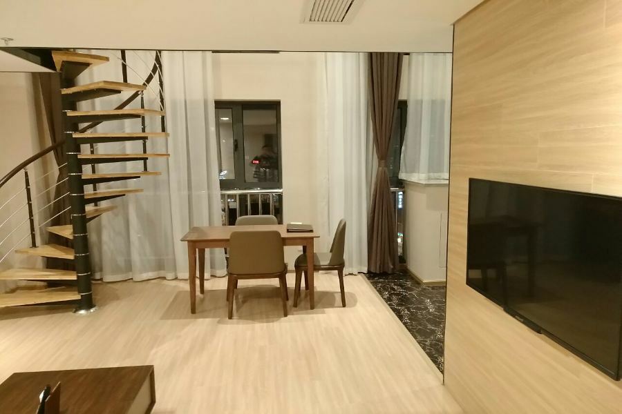 Home Plus Suite Hotel And Apartment Wuhan Eksteriør bilde